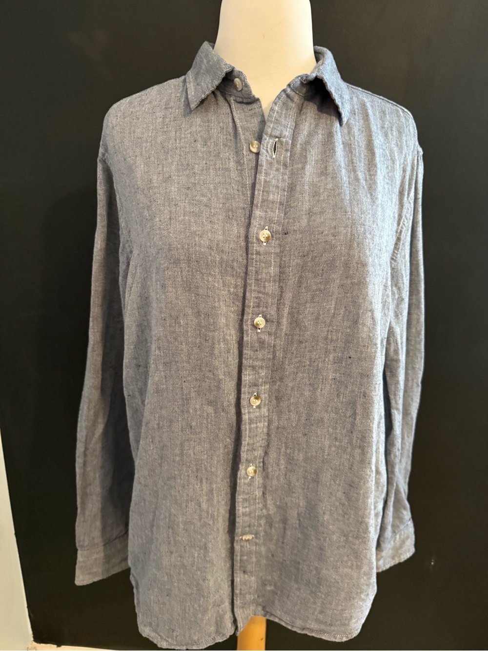Banana Republic Men's Casual Button-Down Linen blend Shirt in Dark Chambray Blue